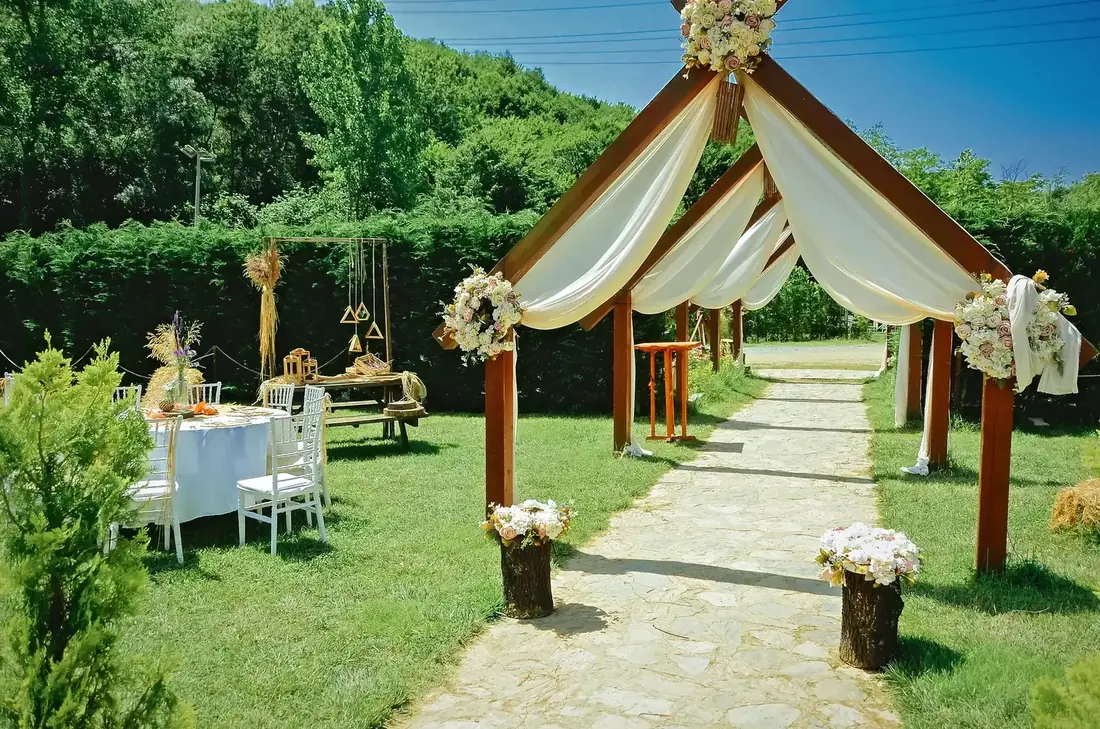 İnci Bahçe tül kemerli yol